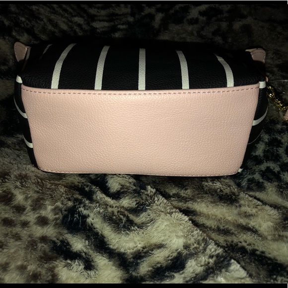 ✨ Betsey Johnson ✨ - Picture 6 of 8